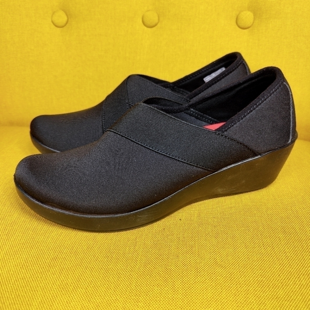 Crocs Dual Comfort Busy Day Loafers Stretch Wedge Shoes Black Women's 8